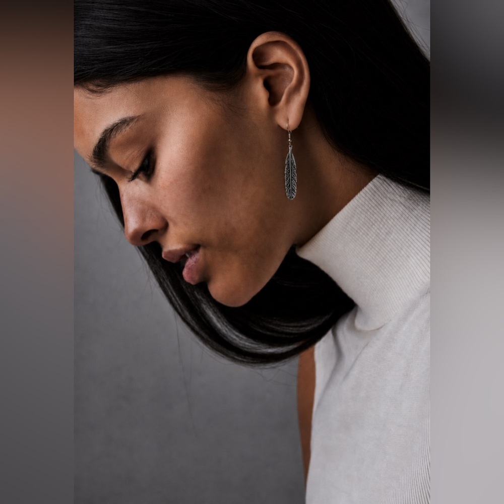VINTAGE - Artisanal Silver Feather Earrings